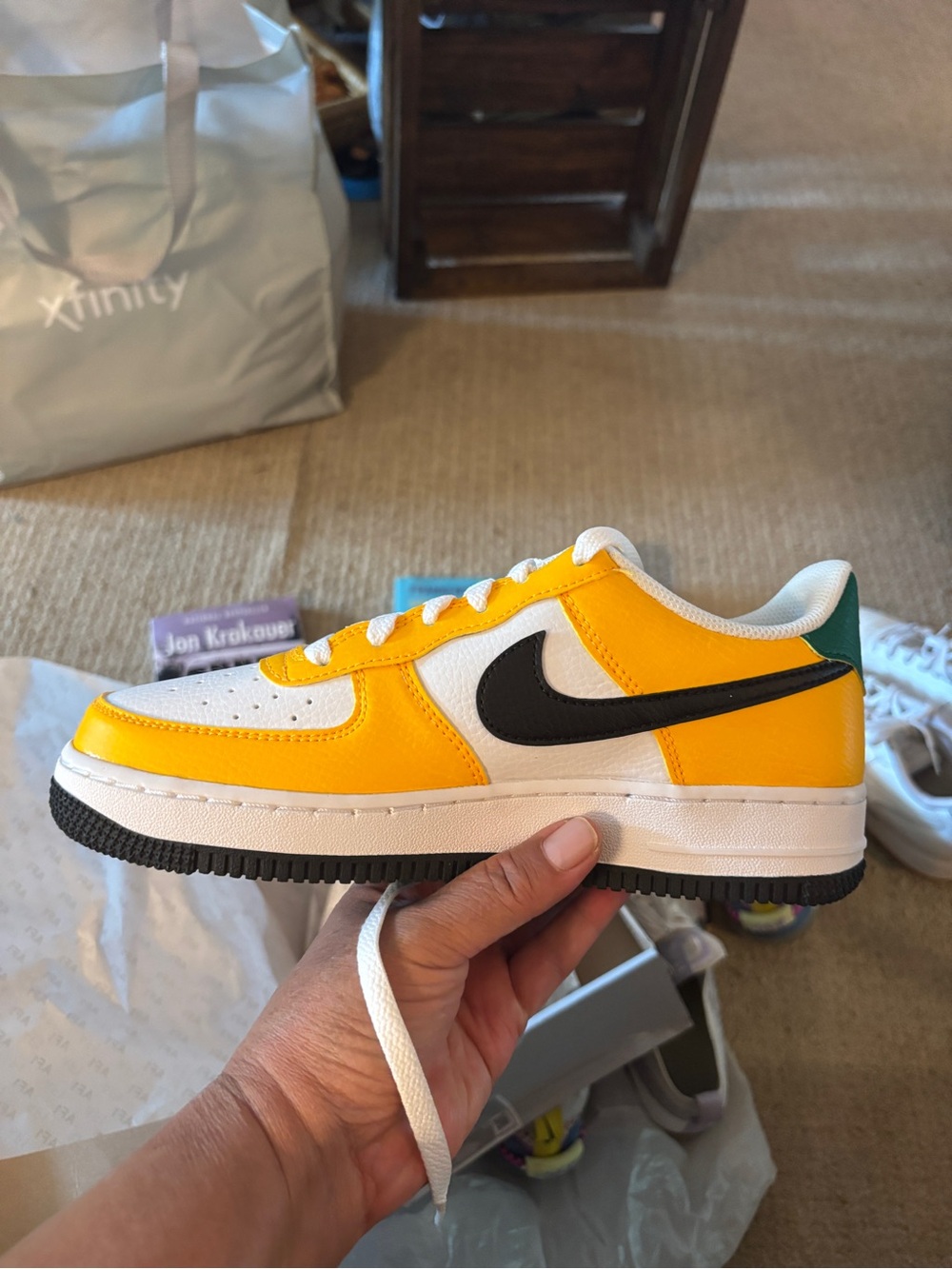 Nike Air Force 1 Girls 5.5 Low-Top Sneaker in Yellow, White & Black